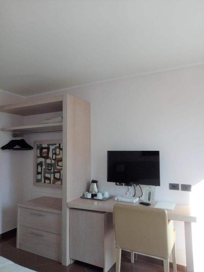 Hotel Chiaraluna Civitanova Marche Eksteriør billede