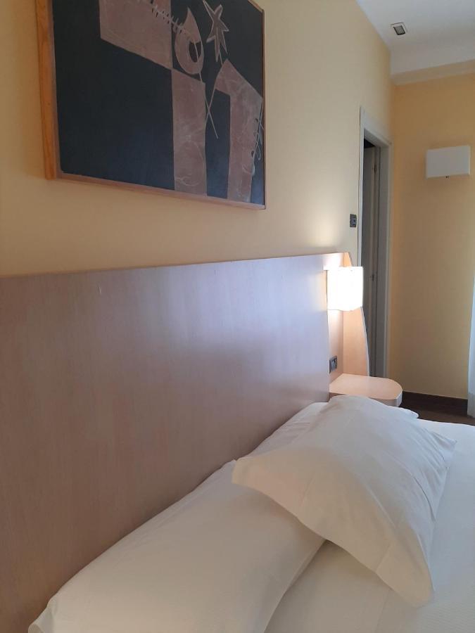 Hotel Chiaraluna Civitanova Marche Eksteriør billede