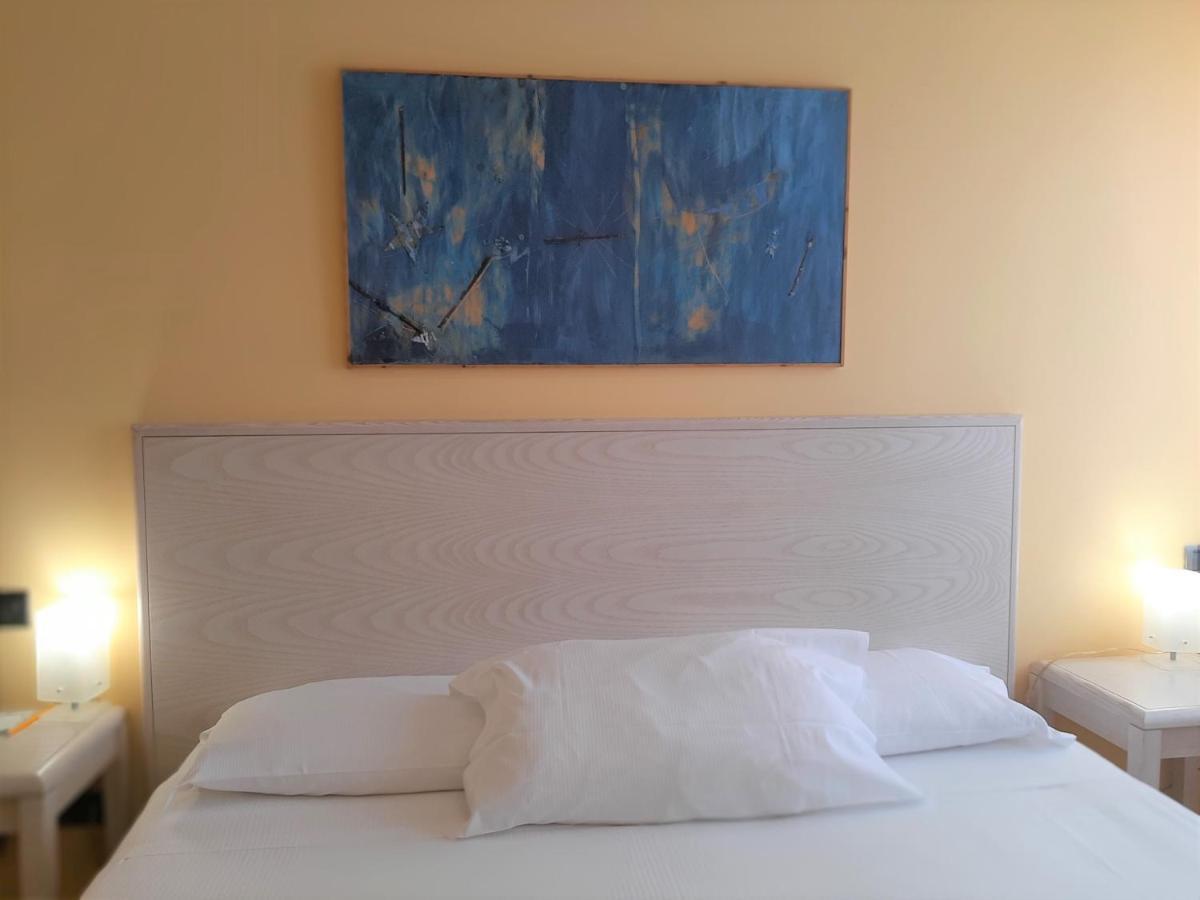 Hotel Chiaraluna Civitanova Marche Eksteriør billede