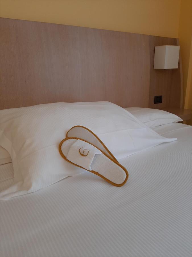 Hotel Chiaraluna Civitanova Marche Eksteriør billede