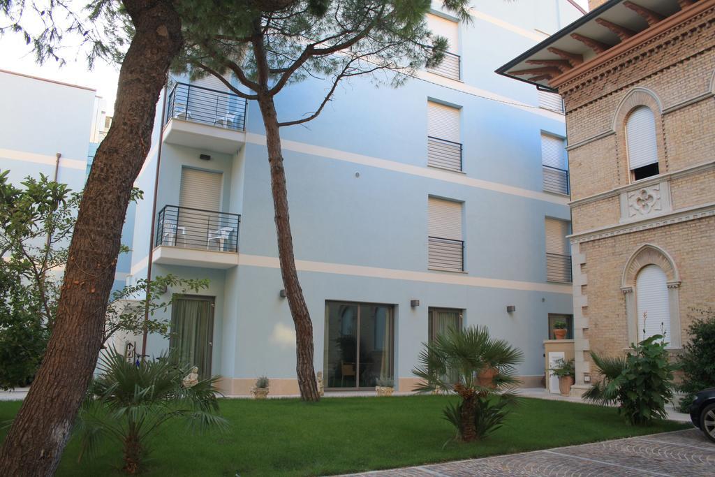 Hotel Chiaraluna Civitanova Marche Eksteriør billede