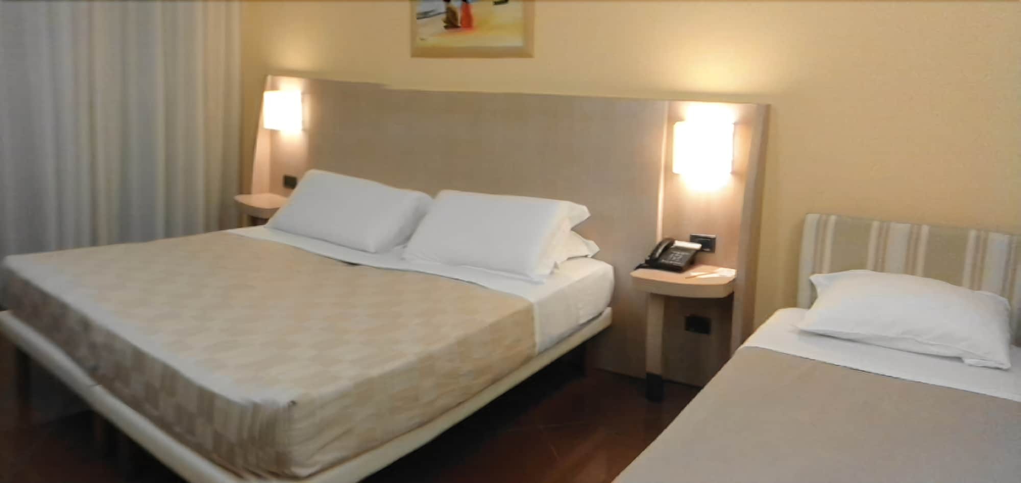 Hotel Chiaraluna Civitanova Marche Eksteriør billede
