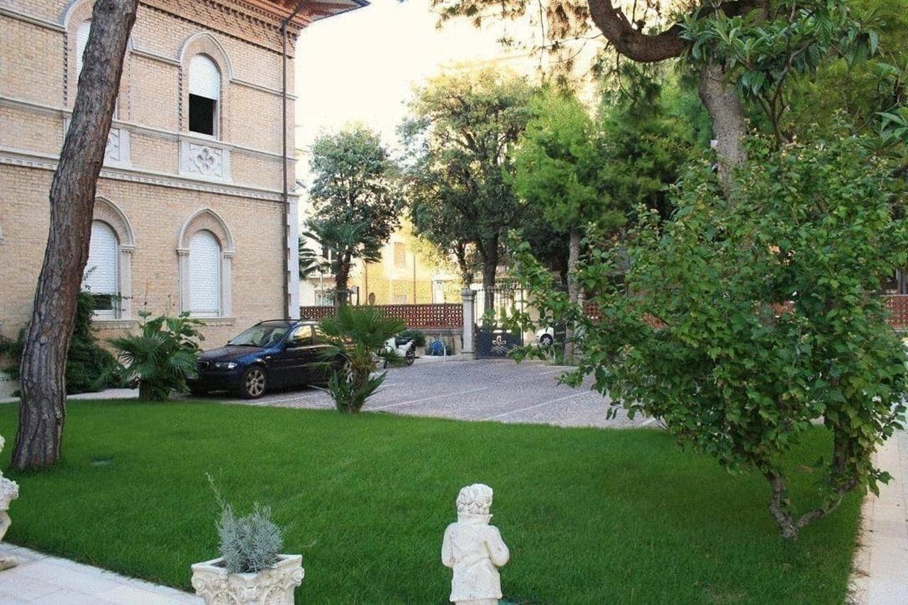 Hotel Chiaraluna Civitanova Marche Eksteriør billede